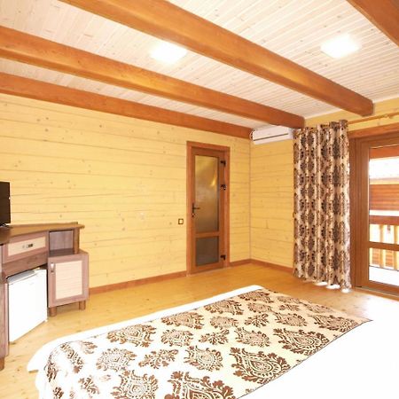 Пегас Hotel Zaliznyi Port Buitenkant foto