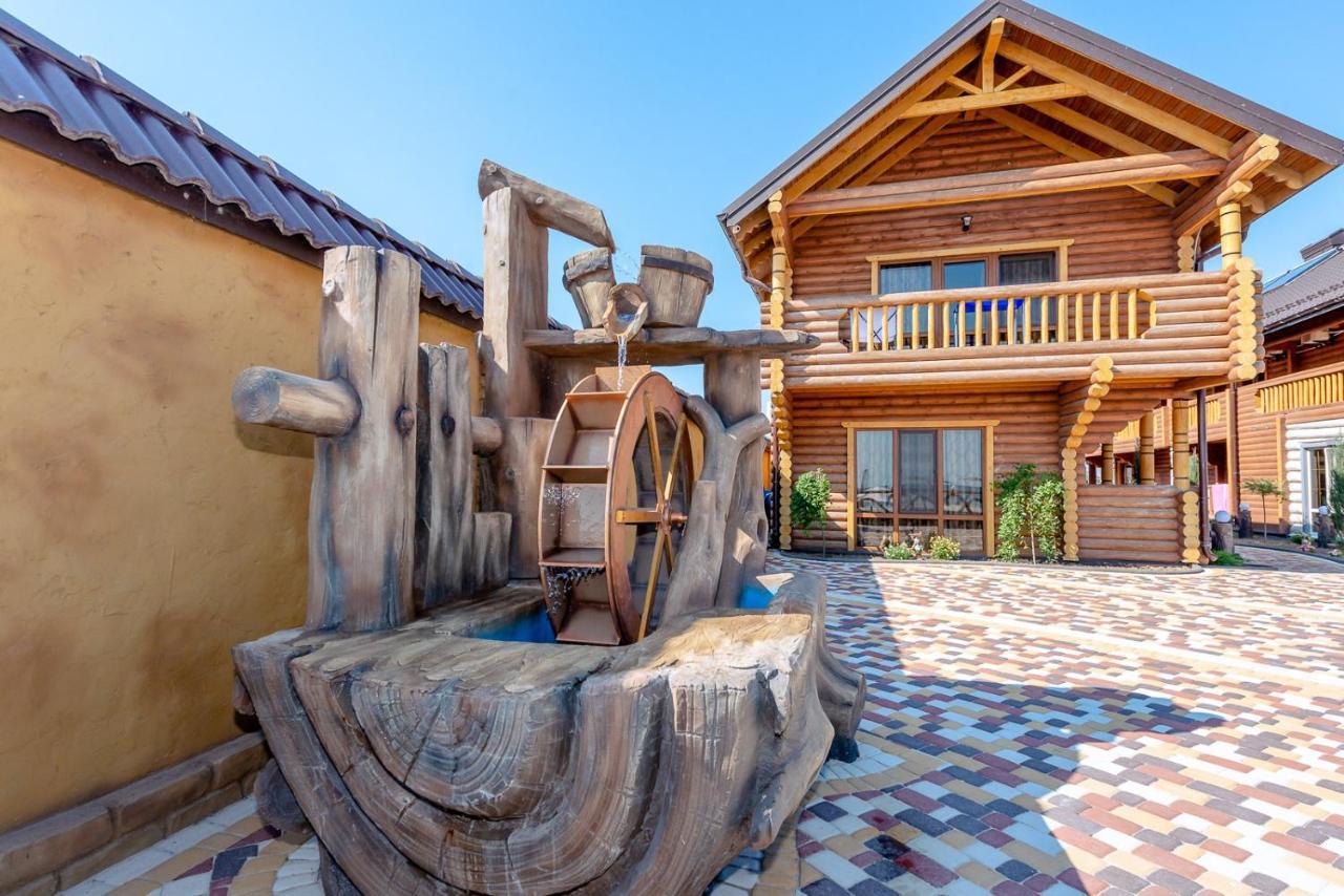 Пегас Hotel Zaliznyi Port Buitenkant foto