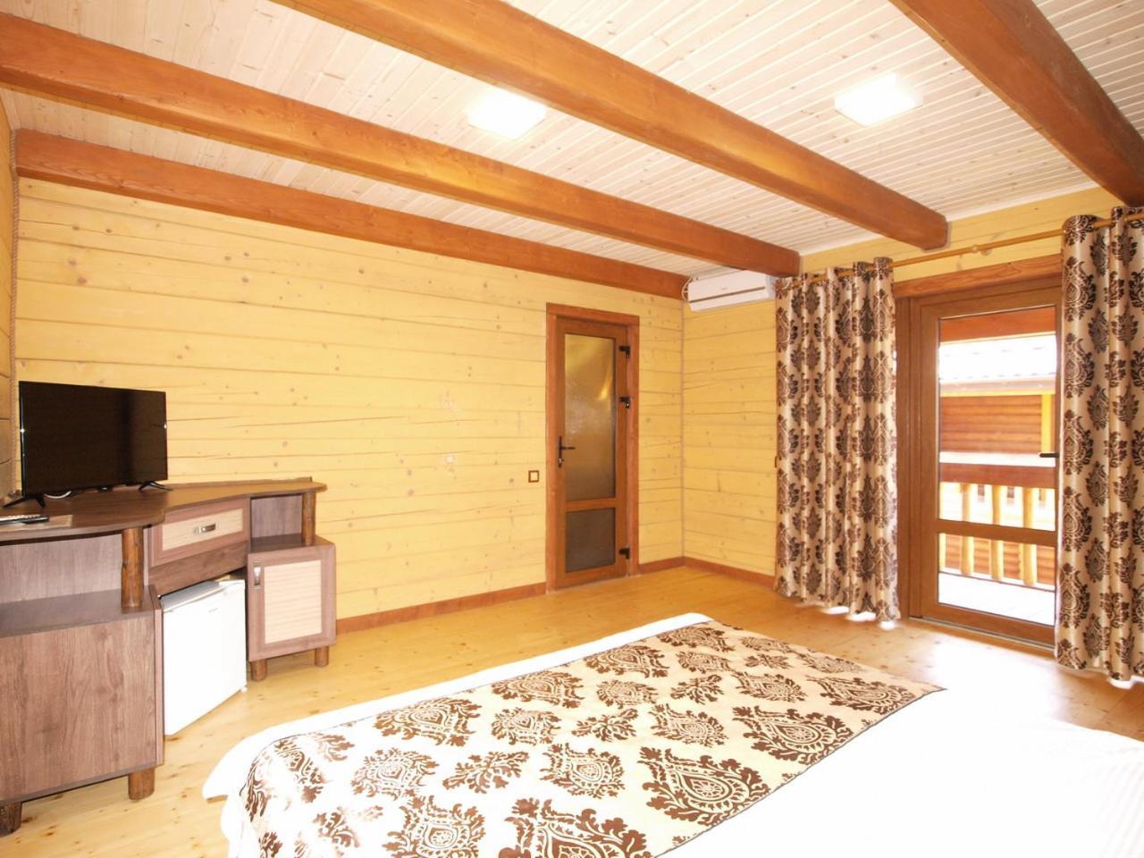 Пегас Hotel Zaliznyi Port Buitenkant foto