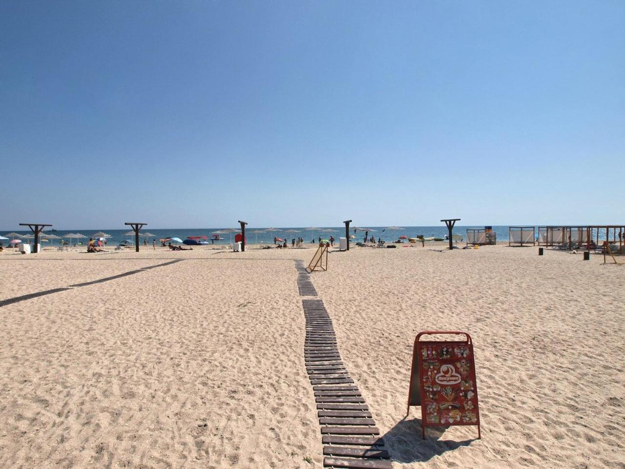 Пегас Hotel Zaliznyi Port Buitenkant foto