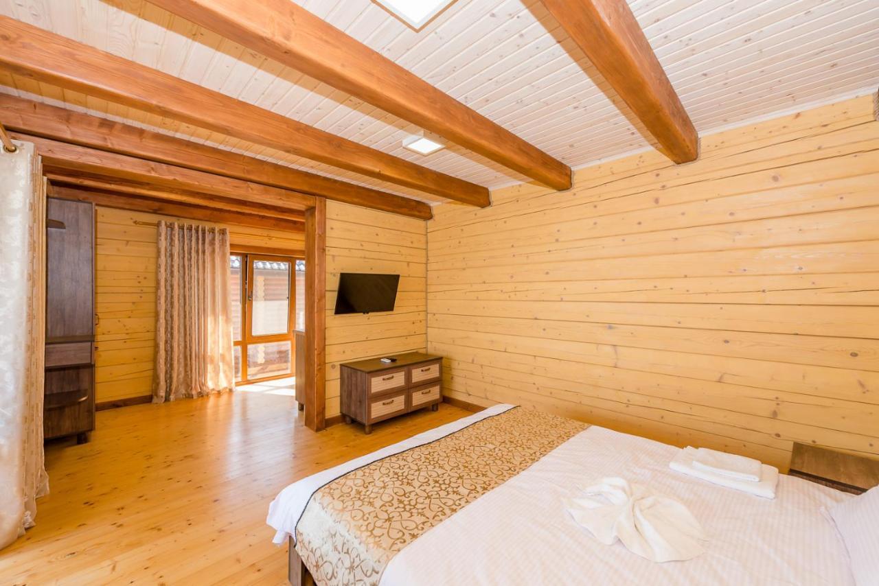 Пегас Hotel Zaliznyi Port Buitenkant foto