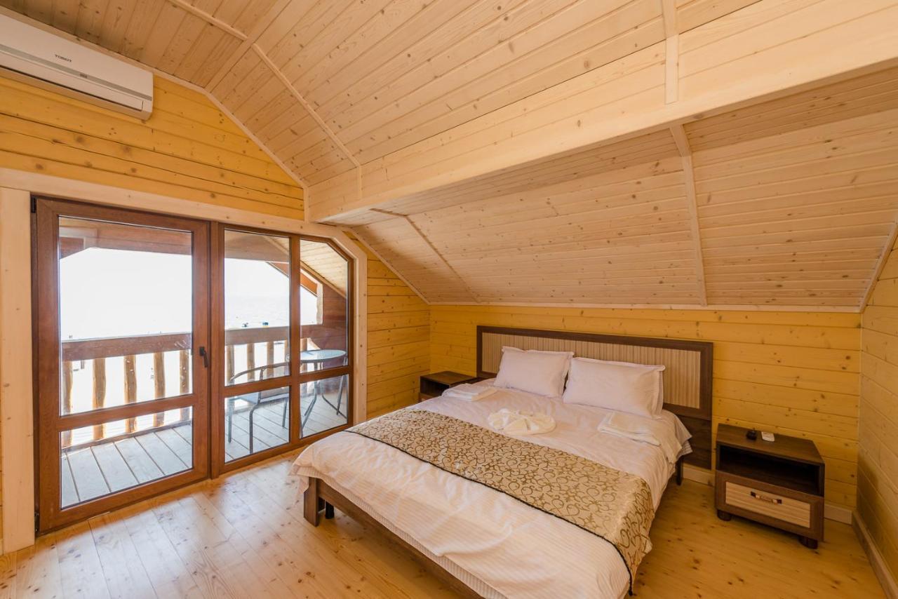 Пегас Hotel Zaliznyi Port Buitenkant foto