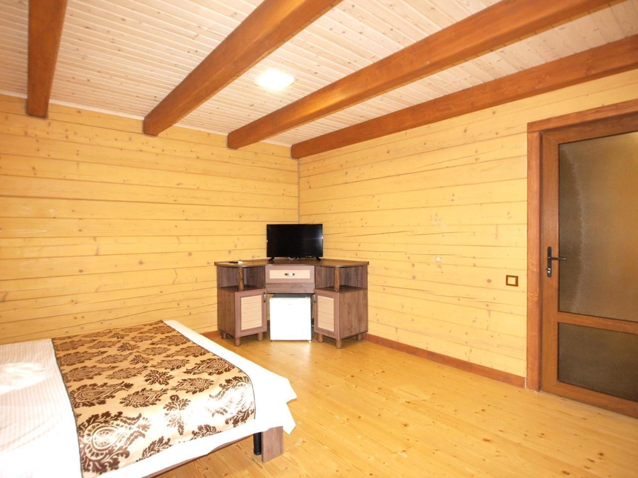 Пегас Hotel Zaliznyi Port Buitenkant foto