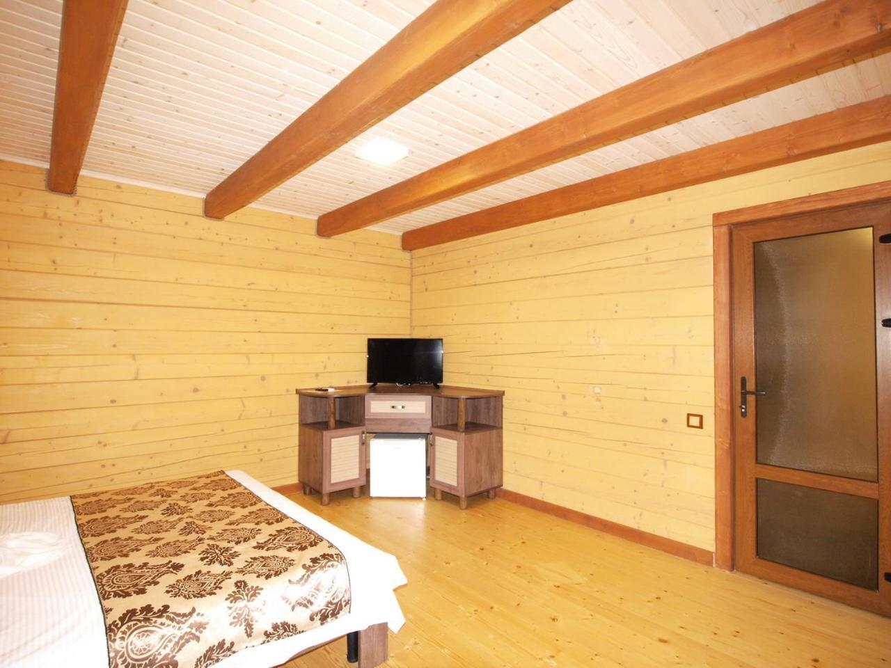 Пегас Hotel Zaliznyi Port Buitenkant foto