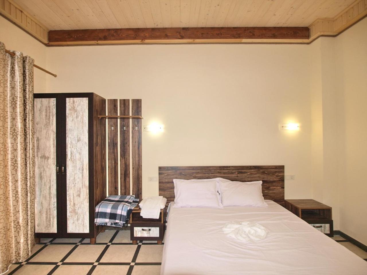 Пегас Hotel Zaliznyi Port Buitenkant foto