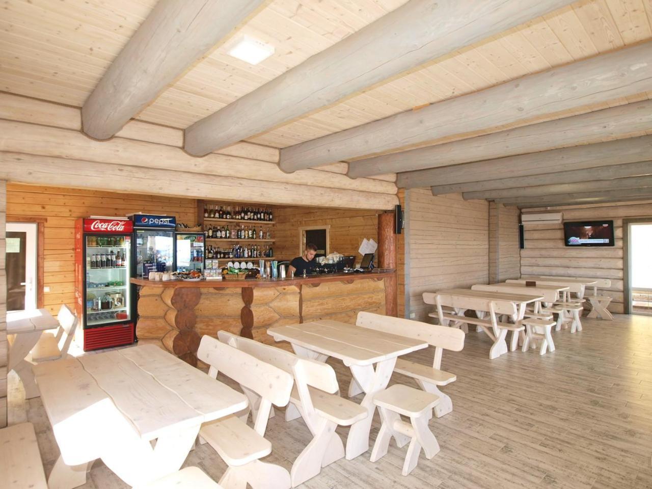 Пегас Hotel Zaliznyi Port Buitenkant foto