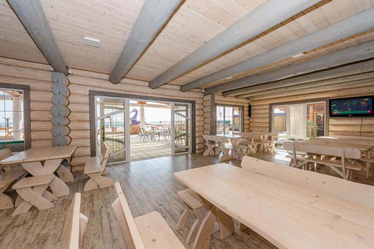 Пегас Hotel Zaliznyi Port Buitenkant foto